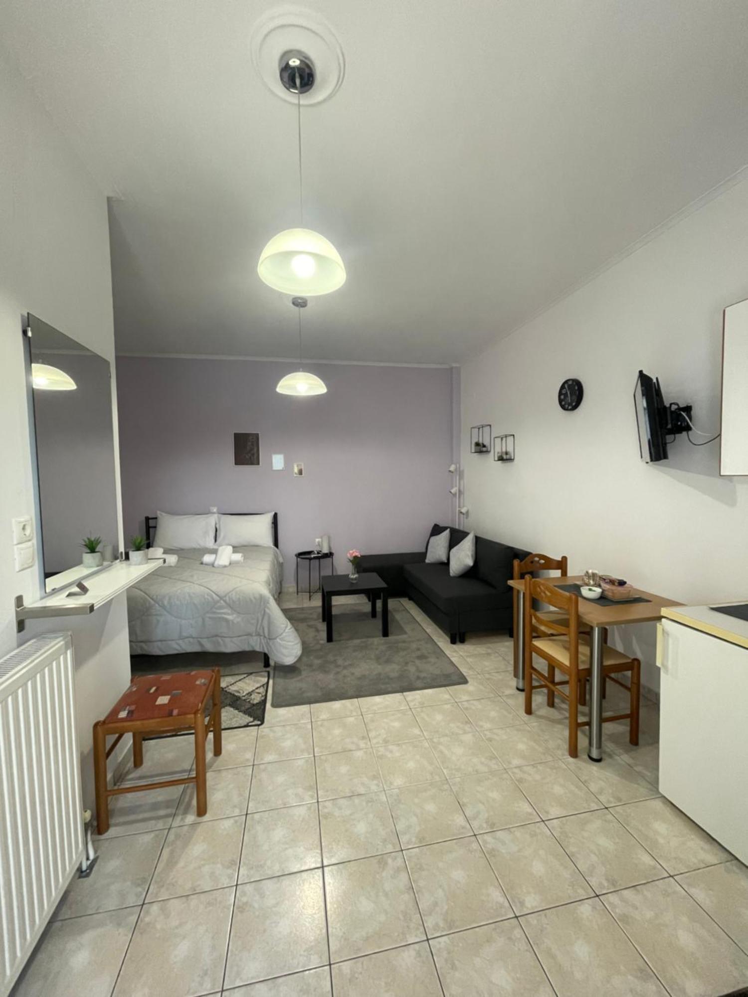 Flo'S Apartments Mesolóngion 外观 照片